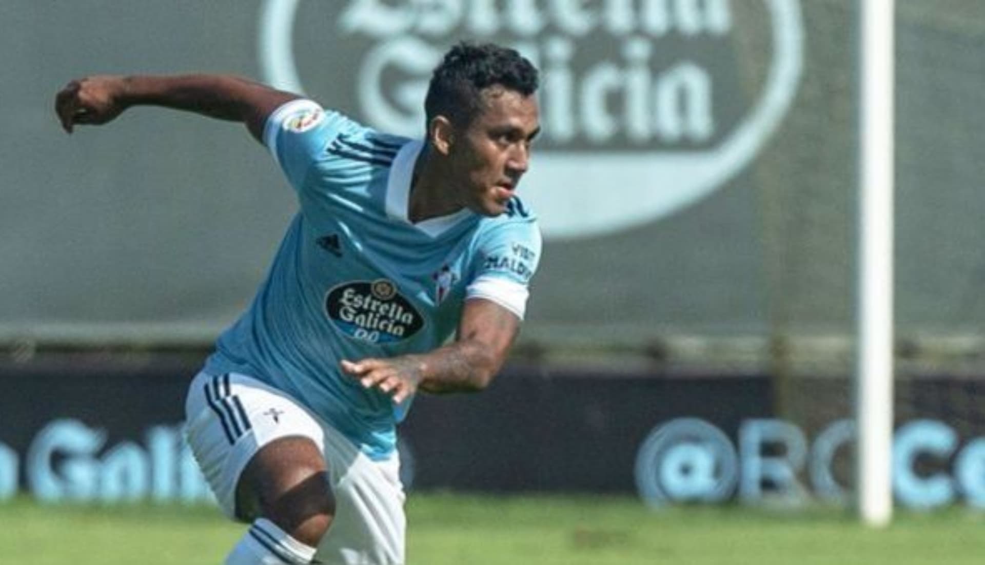 Renato Tapia estaría a la venta en el próximo mercado de fichajes