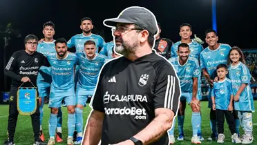 Enderson Moreira molesto y los jugadores de Cristal posando para la foto (Foto: Sporting Cristal) 