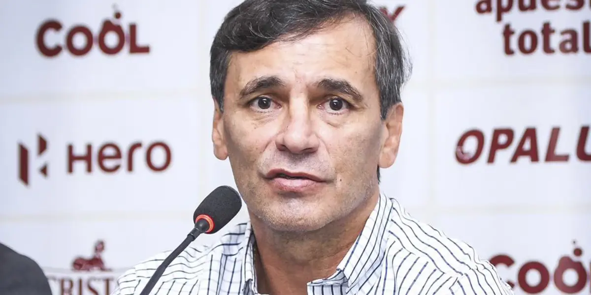 Fabián Bustos en conferencia de Prensa (Foto: Universitario) 