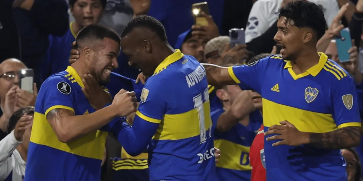 Luis Advíncula tuvo un partido de locura con Boca Juniors en la Copa Libertadores