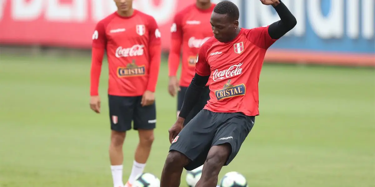 Advíncula practica para la Premier League