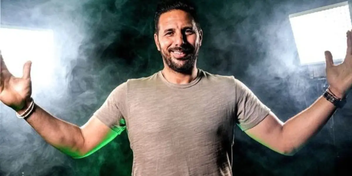 Claudio Pizarro sale del retiro y el inesperado club alemán que lo fichó