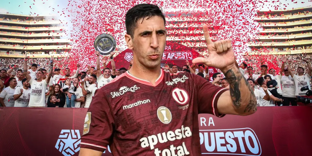 Diego Dorregaray y detrás los jugadores de Universitario celebrando el título del Apertura