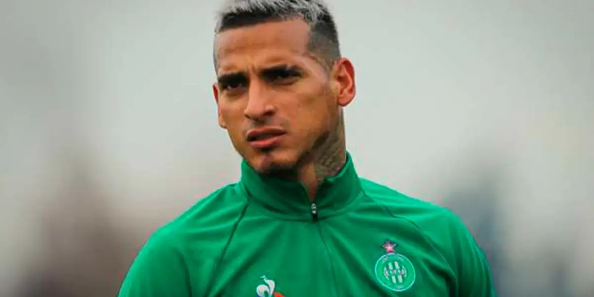 En Francia no quieren a Miguel Trauco en las filas del Saint Etienne, pero a pesar de eso el Mago sigue haciendo de las suyas en en el equipo verde