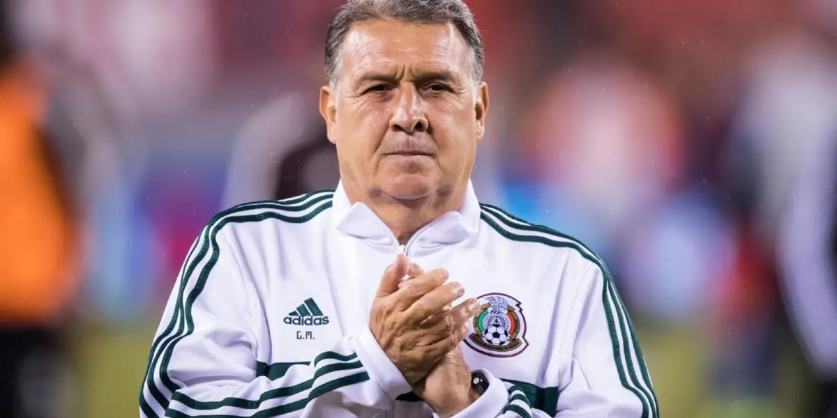 Gerardo Martino con el buzo de la Selección de México. (Foto: Hoy Paraguay)