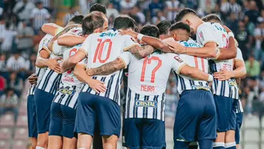 Jugadores de Alianza Lima abrazados (Foto: Alianza Lima)