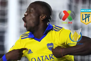 Luis Advíncula con la camiseta de Boca Juniors. 