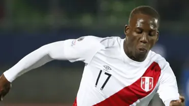 Luis Advíncula con la camiseta de la Selección de Perú. (Foto: Diario Digital Conclusión)