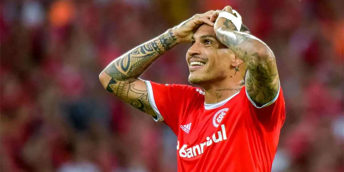 Paolo Guerrero es uno de los mejores jugadores del Internacional de Porto Alegre pero la llegada de su reemplazo causaría problemas en su relación financiera con el íntimo