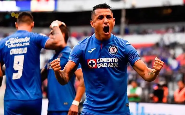 Yotún le da el triunfo a Cruz Azul